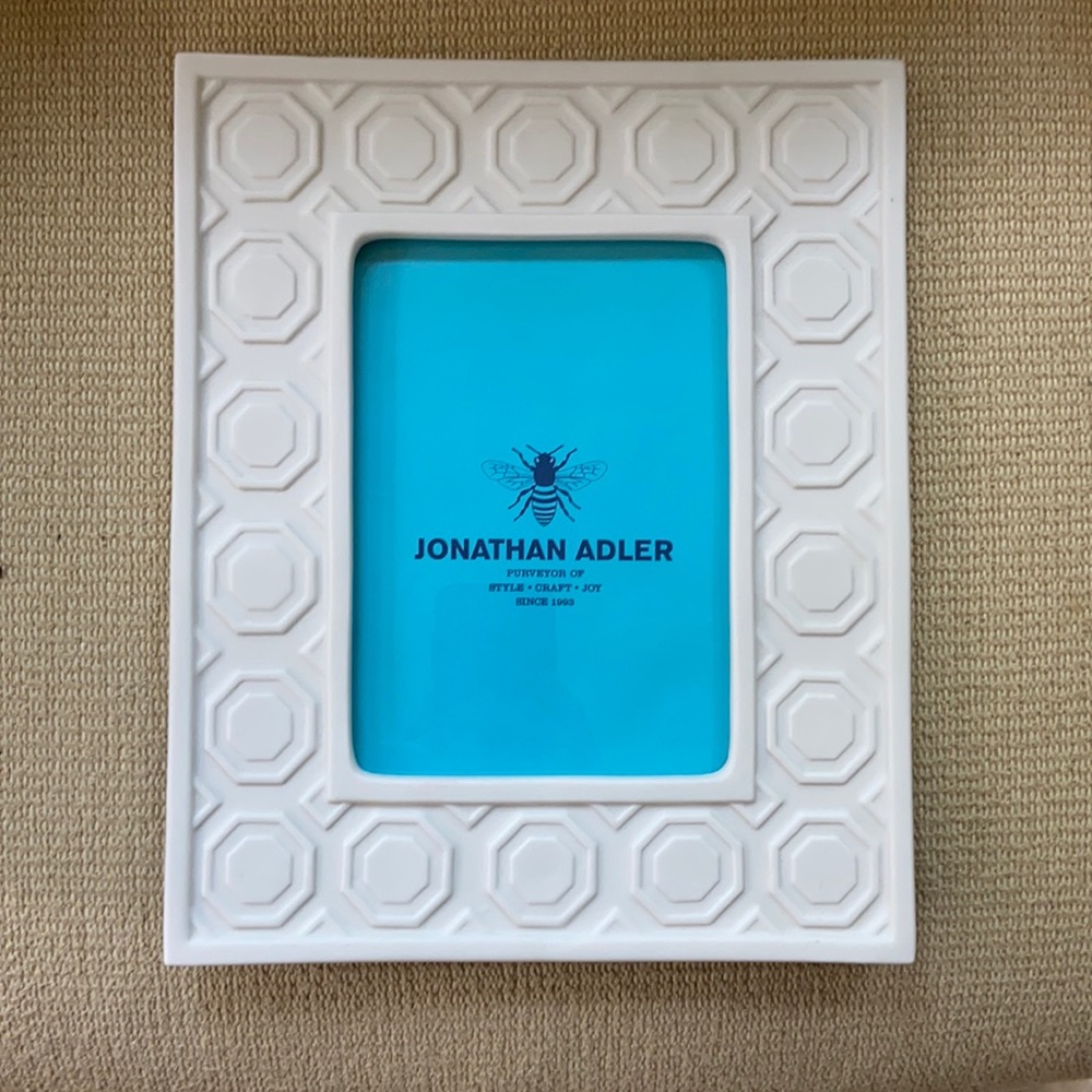 Jonathan Adler White ceramic picture frame 5 x 7